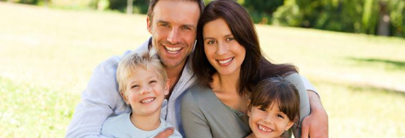 familie sănătoasă, completă și fericită